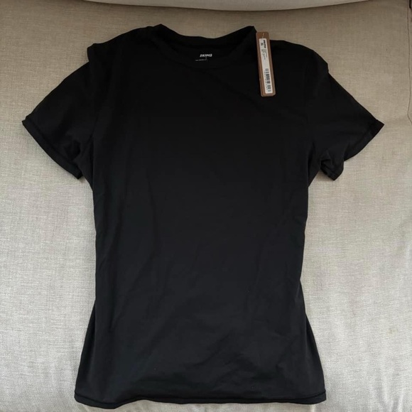 SKIMS Fits Everybody Tshirt - Onyx Black NWT M Medium - Picture 5 of 6